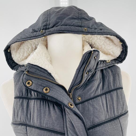 Aeropostale Gray Quilted Puff Sleeveless Hooded Outdoor Winter Vest XS - Picture 5 of 12